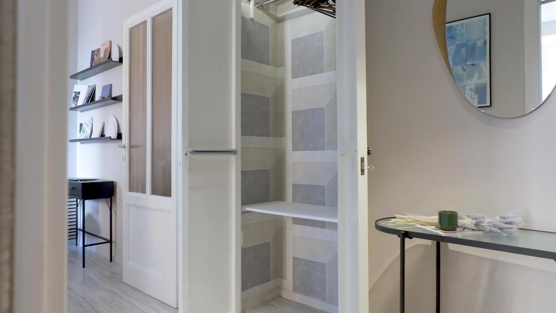 Piramide Deluxe Apartment Rome Italy