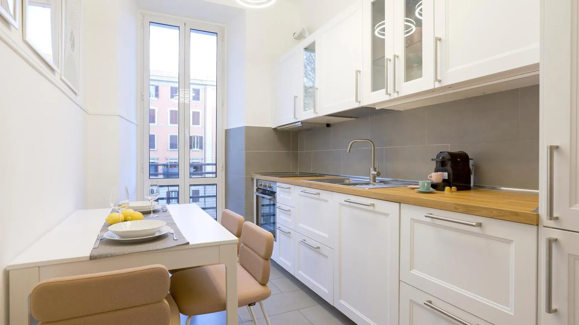 Piramide Deluxe Apartment Rome
